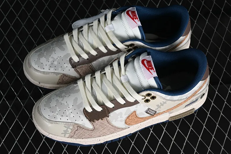 All Categories Nk SB Dunk Series Nk SB Dunk Low Low-top sneakers Nk SB Dunk Low Panda Prank Pioneer Knight-Survival Beige Brown SB strap low-top casual sneakers DD1391-400